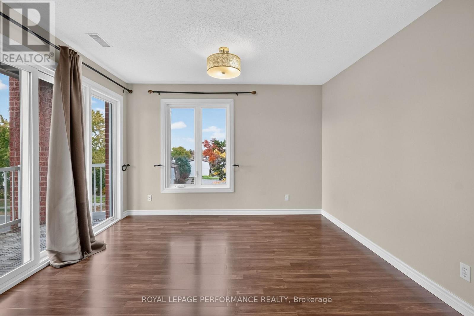 1602 Locksley Lane, Ottawa, Ontario  K1J 1B6 - Photo 13 - X14112176