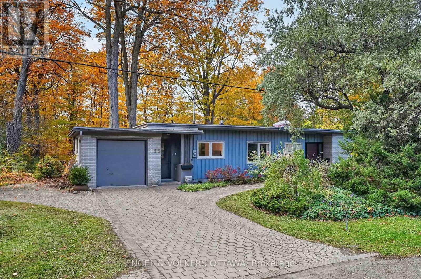 185 LAKEWAY DRIVE, Ottawa, Ontario