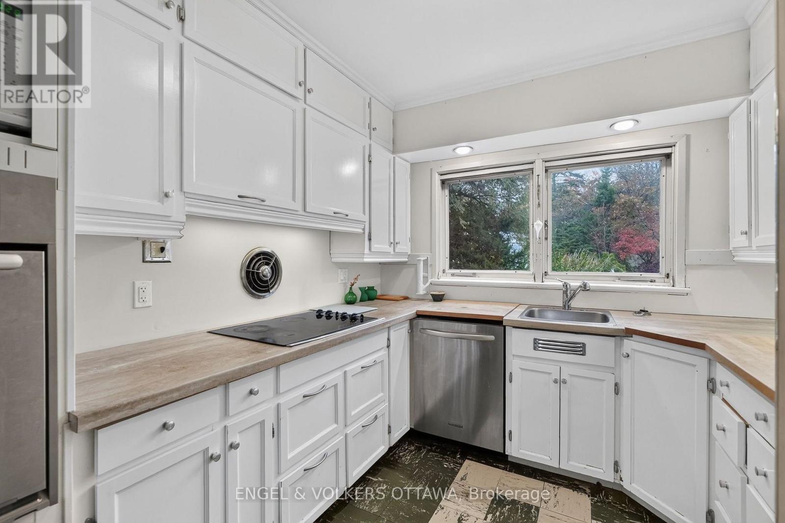 185 Lakeway Drive, Ottawa, Ontario  K1L 5A9 - Photo 11 - X14112202