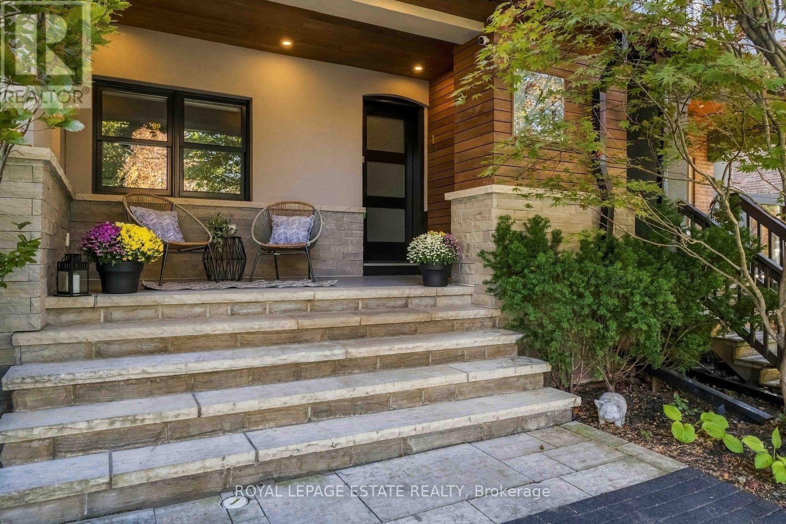 81 Courcelette Road, Toronto (Birchcliffe-Cliffside), Ontario  M1N 2T1 - Photo 3 - E14112220
