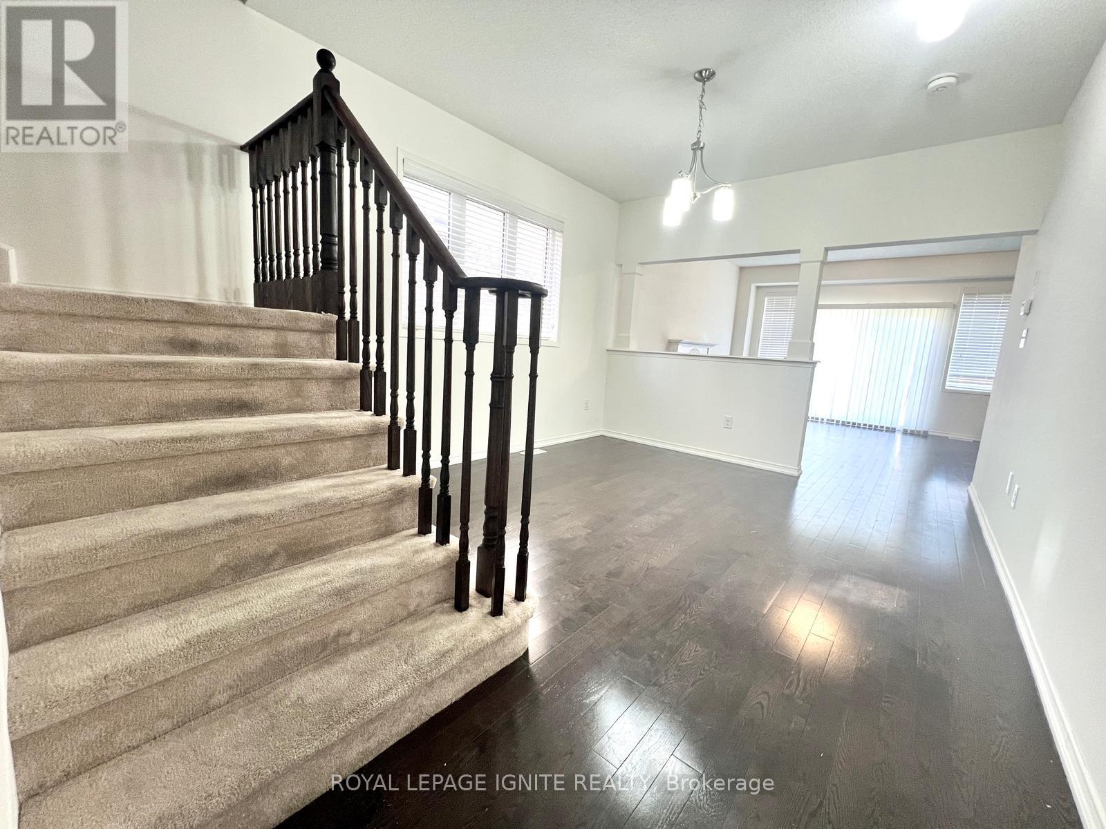 33 Ainsbury Avenue, Ajax (Central East), Ontario  L1Z 0S7 - Photo 5 - E14112226