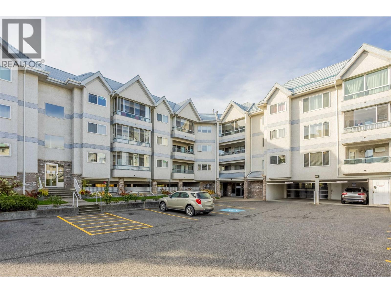 180 Hollywood Road N Unit# 202, Kelowna, British Columbia  V1X 6Y9 - Photo 2 - 10404296
