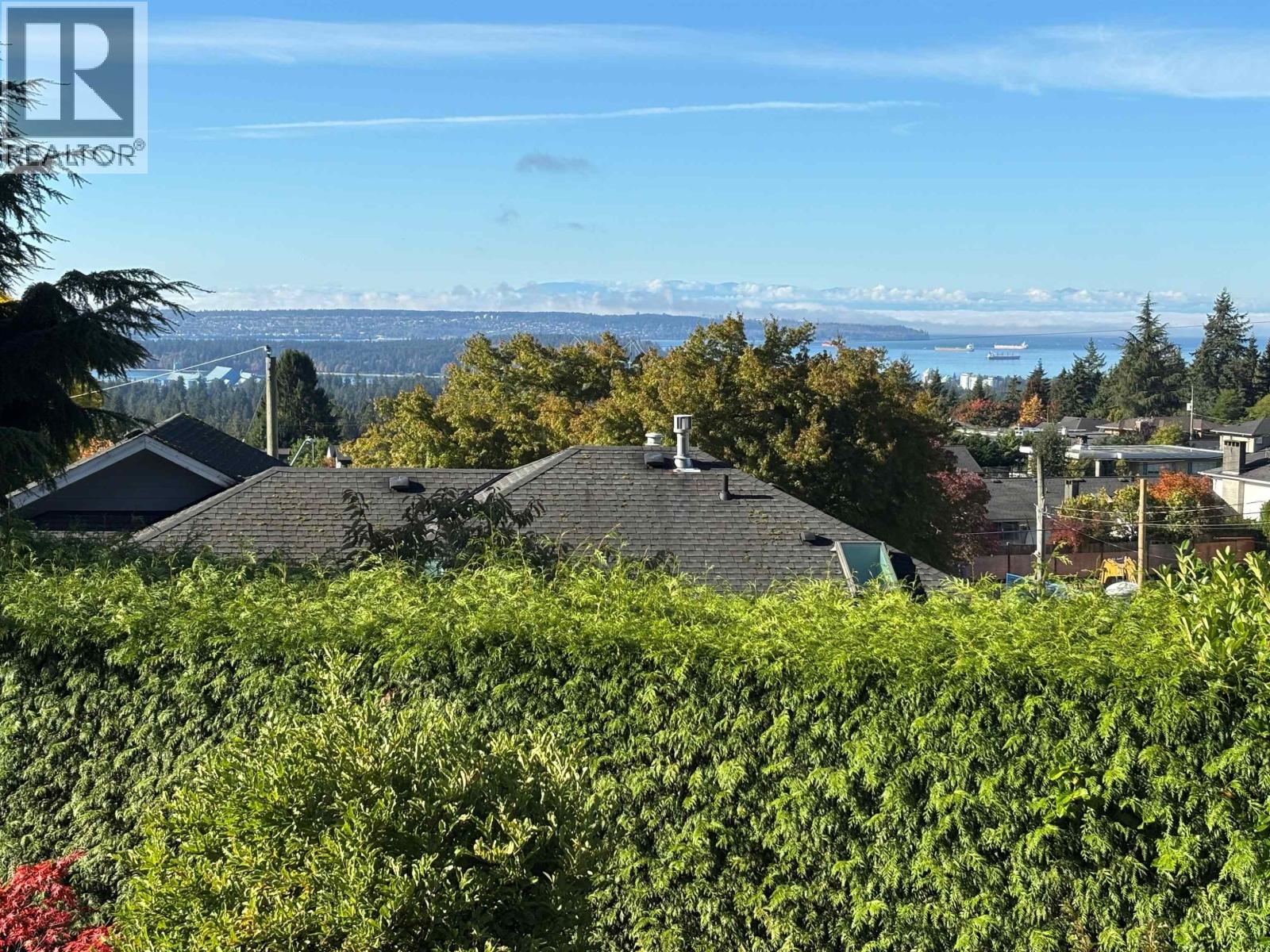 4243 DELBROOK AVENUE, North Vancouver, British Columbia