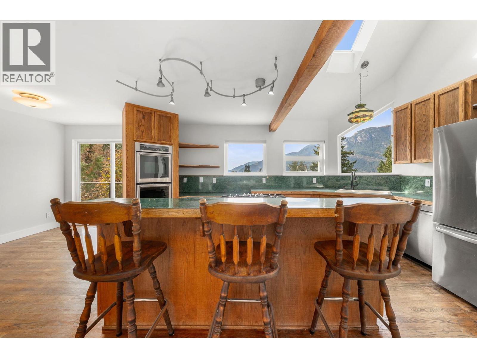 40222 Skyline Drive, Squamish, British Columbia  V0N 3G0 - Photo 12 - R3178117