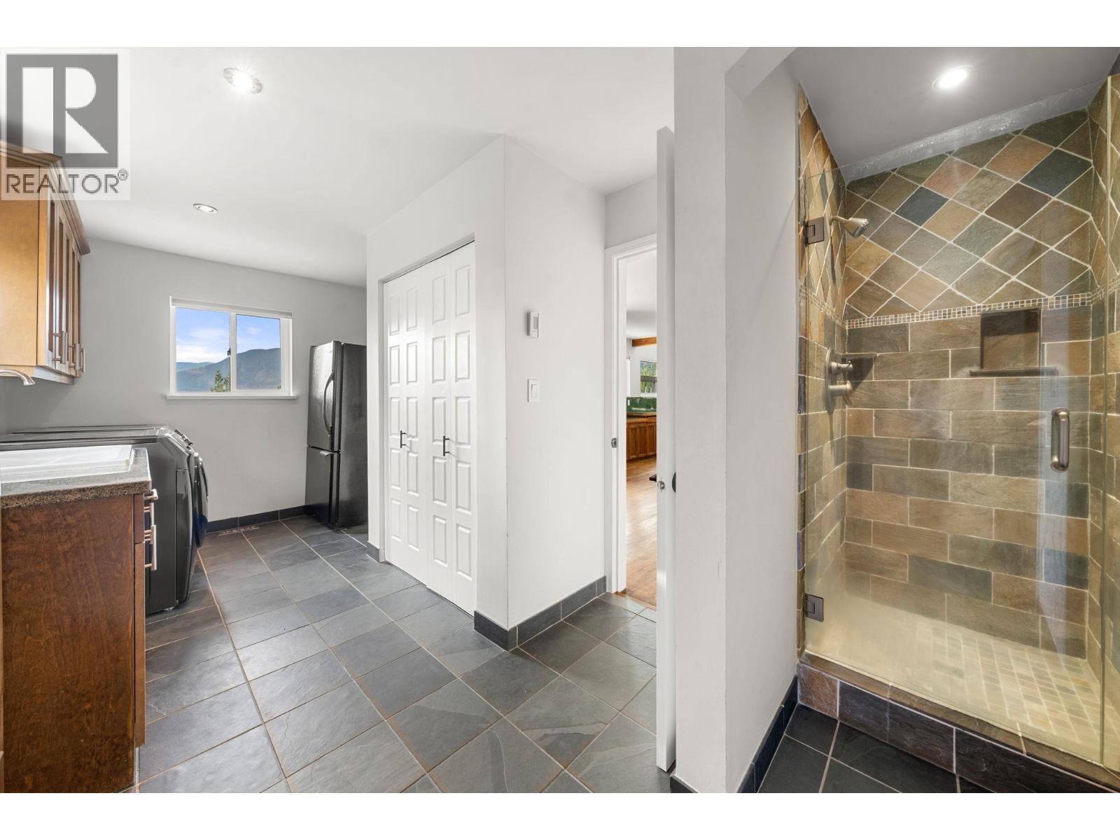 40222 Skyline Drive, Squamish, British Columbia  V0N 3G0 - Photo 17 - R3178117