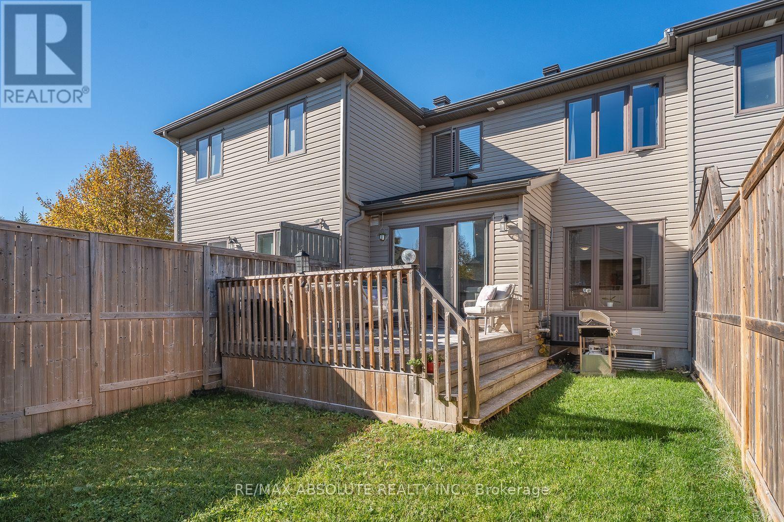 159 Woodhurst Crescent, Ottawa, Ontario  K2S 0T4 - Photo 3 - X14007148