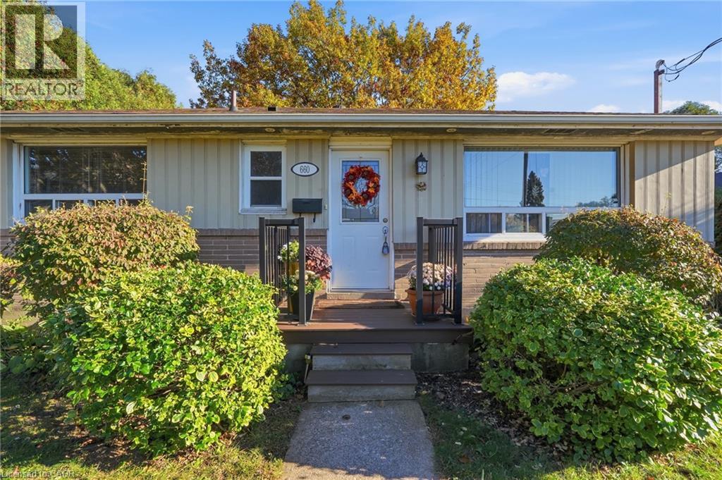 660 Wickens Avenue, Burlington, Ontario  L7T 3T2 - Photo 2 - 40873343