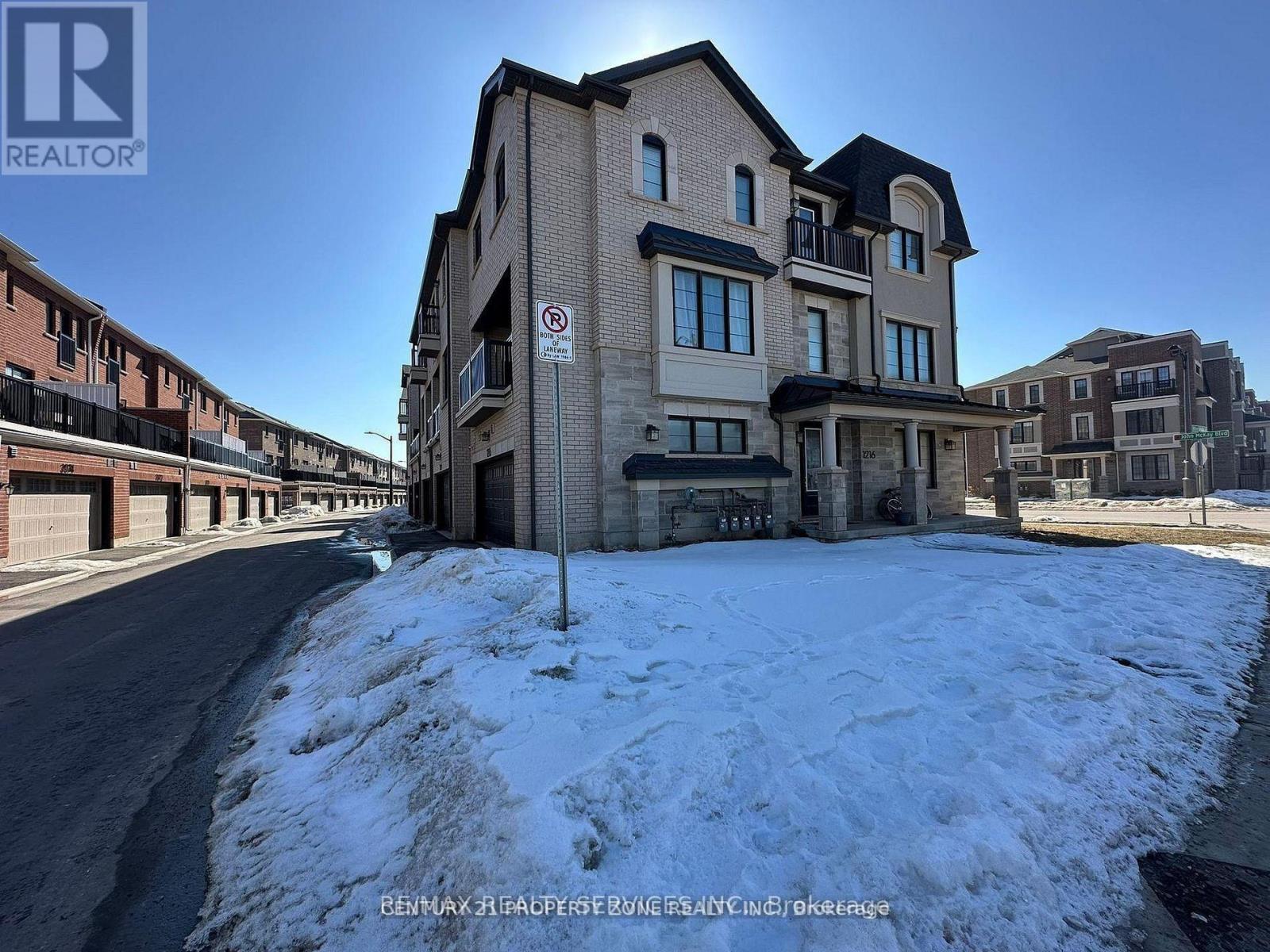 1216 Wheat Boom Drive, Oakville, Ontario  L6H 7W4 - Photo 3 - W14111538