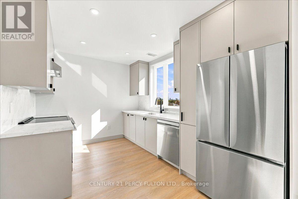 3 - 113 Hatherley Road, Toronto, Ontario  M6E 1W4 - Photo 10 - W14112172