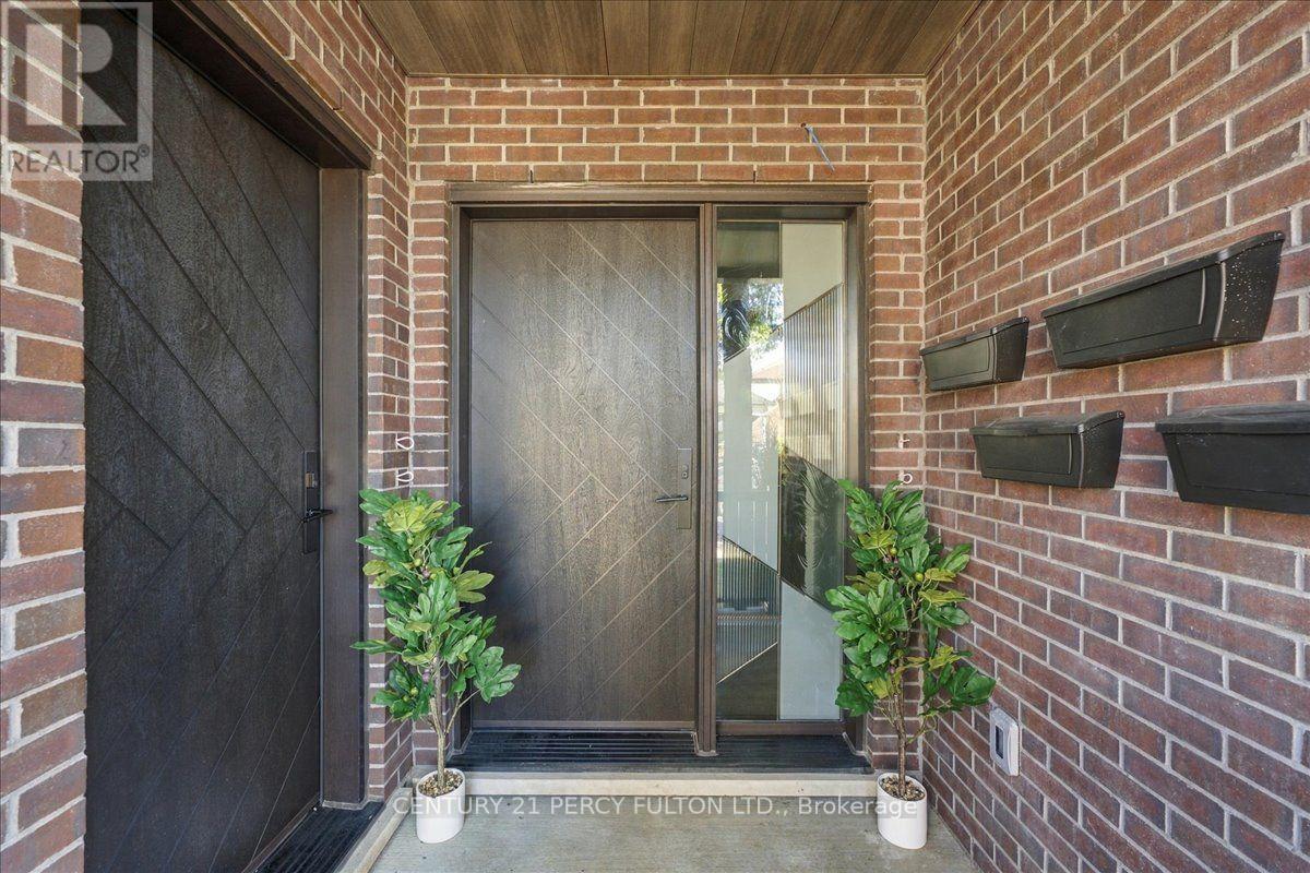 3 - 113 Hatherley Road, Toronto, Ontario  M6E 1W4 - Photo 4 - W14112172