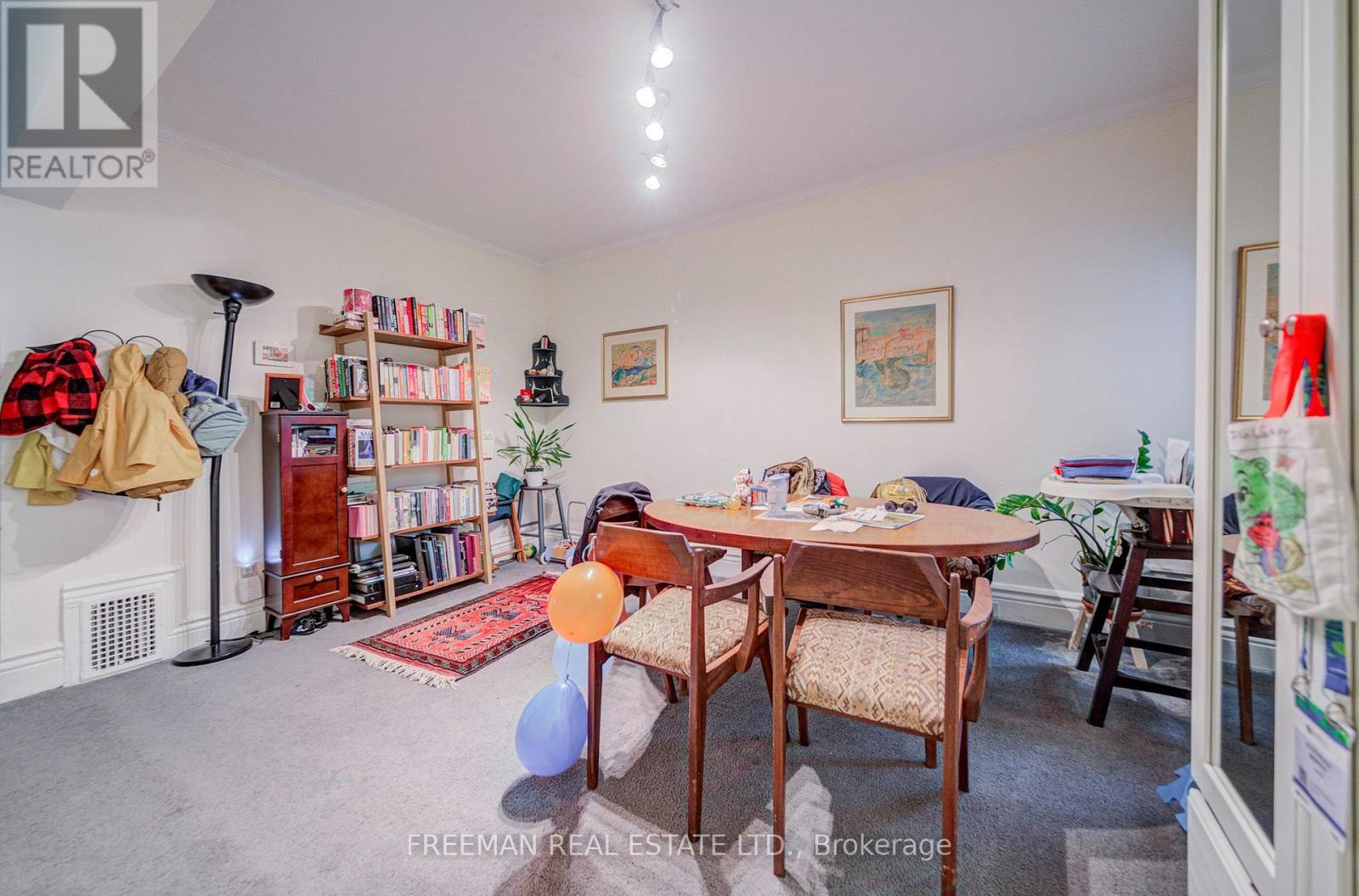 267 Albany Avenue, Toronto, Ontario  M5R 3C7 - Photo 5 - C14033736
