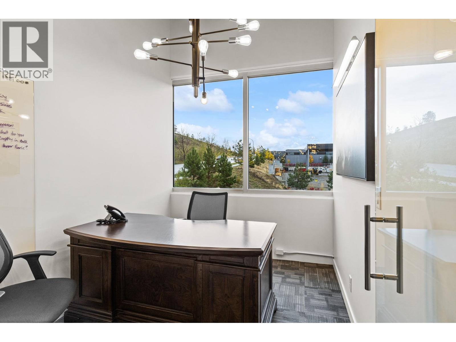 2030 Matrix Crescent Unit# 11, Kelowna, British Columbia  V1V 0G5 - Photo 7 - 10404431