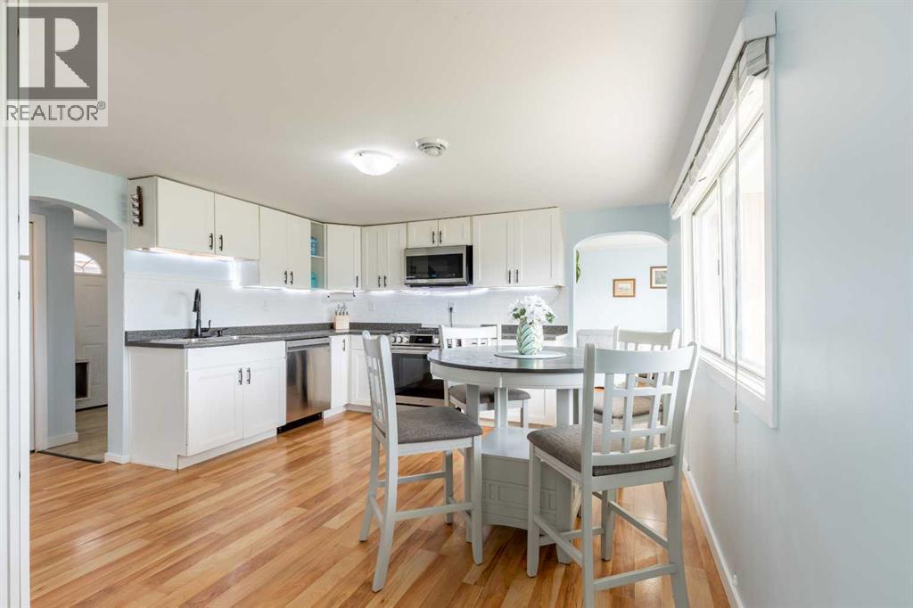 184n 300w, Raymond, Alberta T0K 2S0 - Photo 7 - A2350408