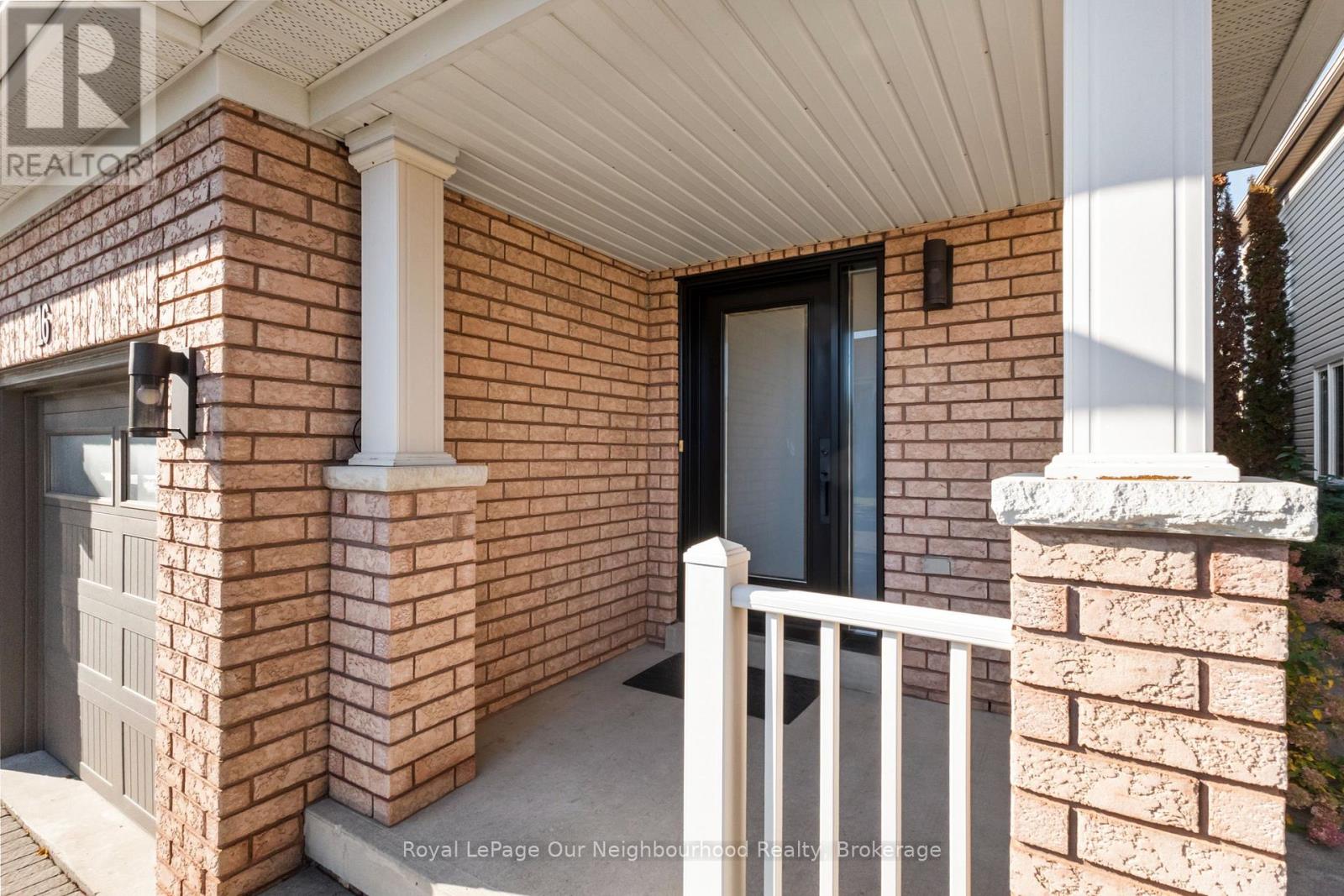 16 Bettina Place, Whitby, Ontario  L1P 1R4 - Photo 5 - E14112374