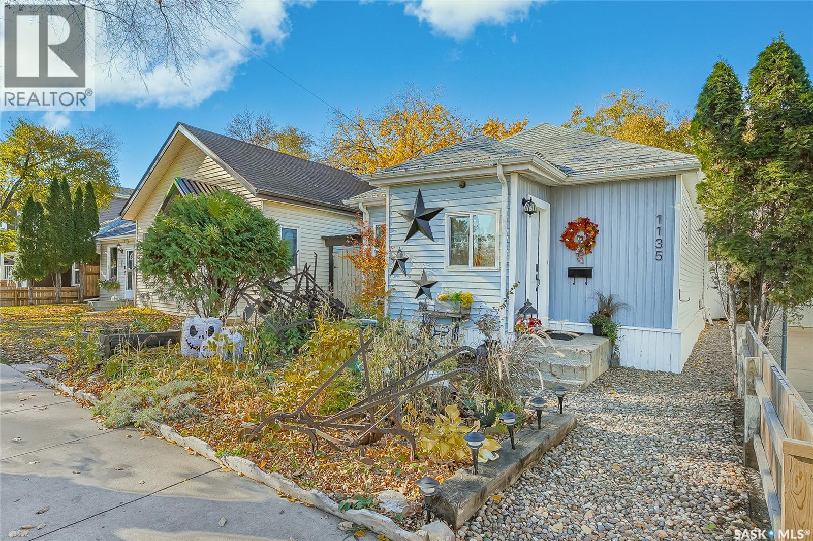 1135 K Avenue S, Saskatoon, Saskatchewan  S7M 2G4 - Photo 2 - SK051824