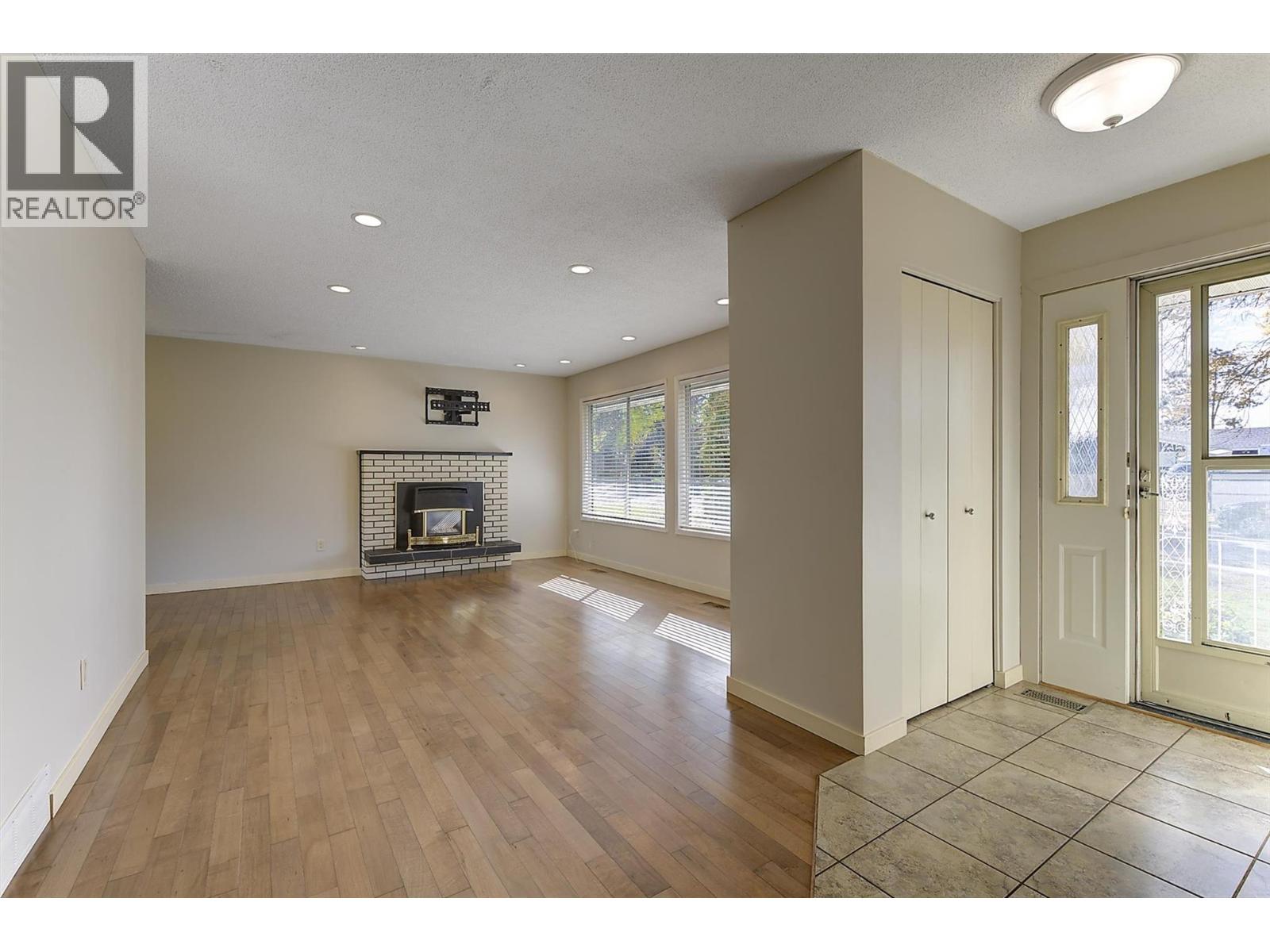 565 Dougall Road S, Kelowna, British Columbia  V1X 3K2 - Photo 5 - 10402443