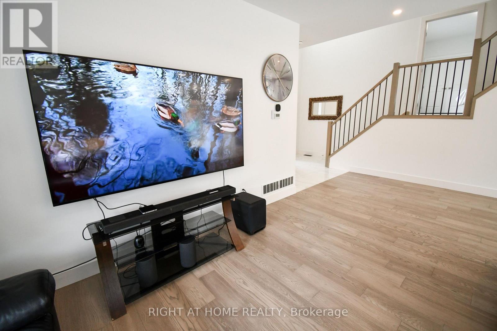 2705 Oriole Drive, London South (South U), Ontario  N6M 0G6 - Photo 6 - X14112318