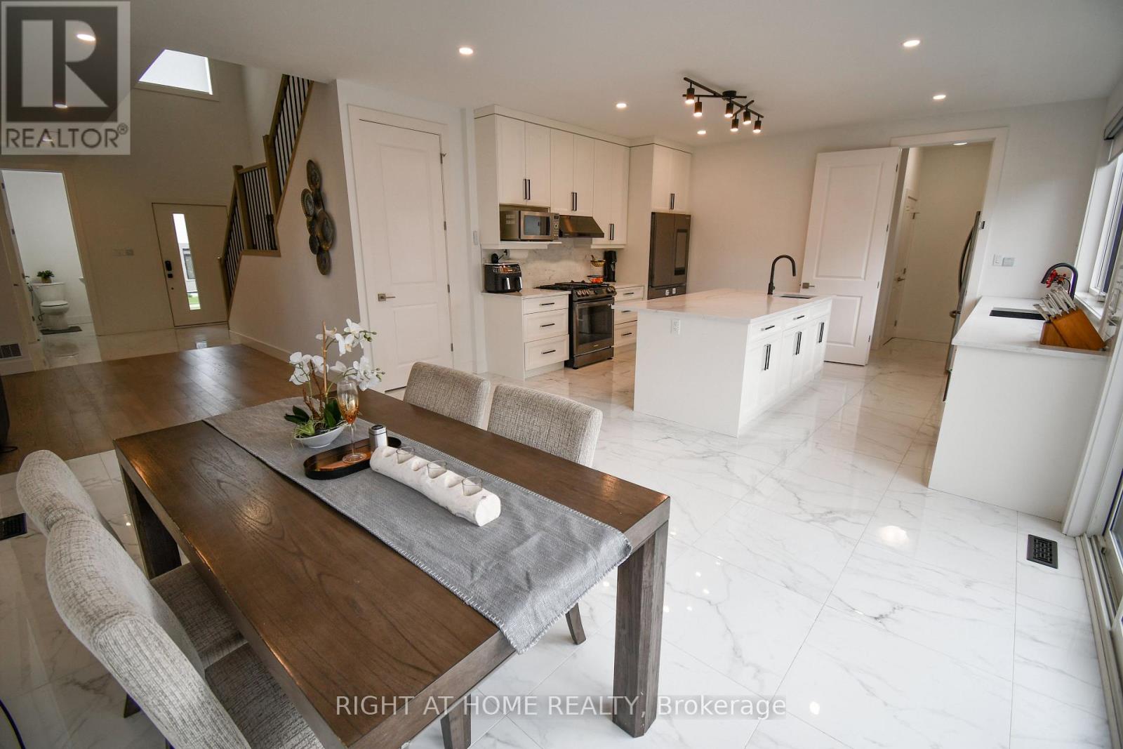 2705 Oriole Drive, London South (South U), Ontario  N6M 0G6 - Photo 9 - X14112318
