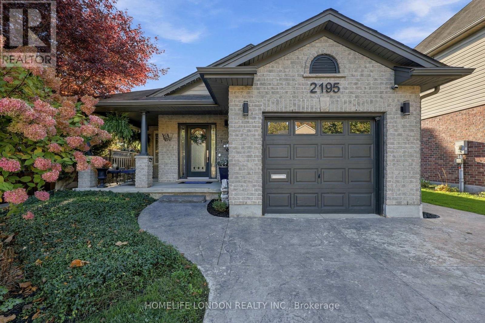 2195 Thornicroft Crescent E, London South, Ontario  N6P 1T7 - Photo 1 - X14112384