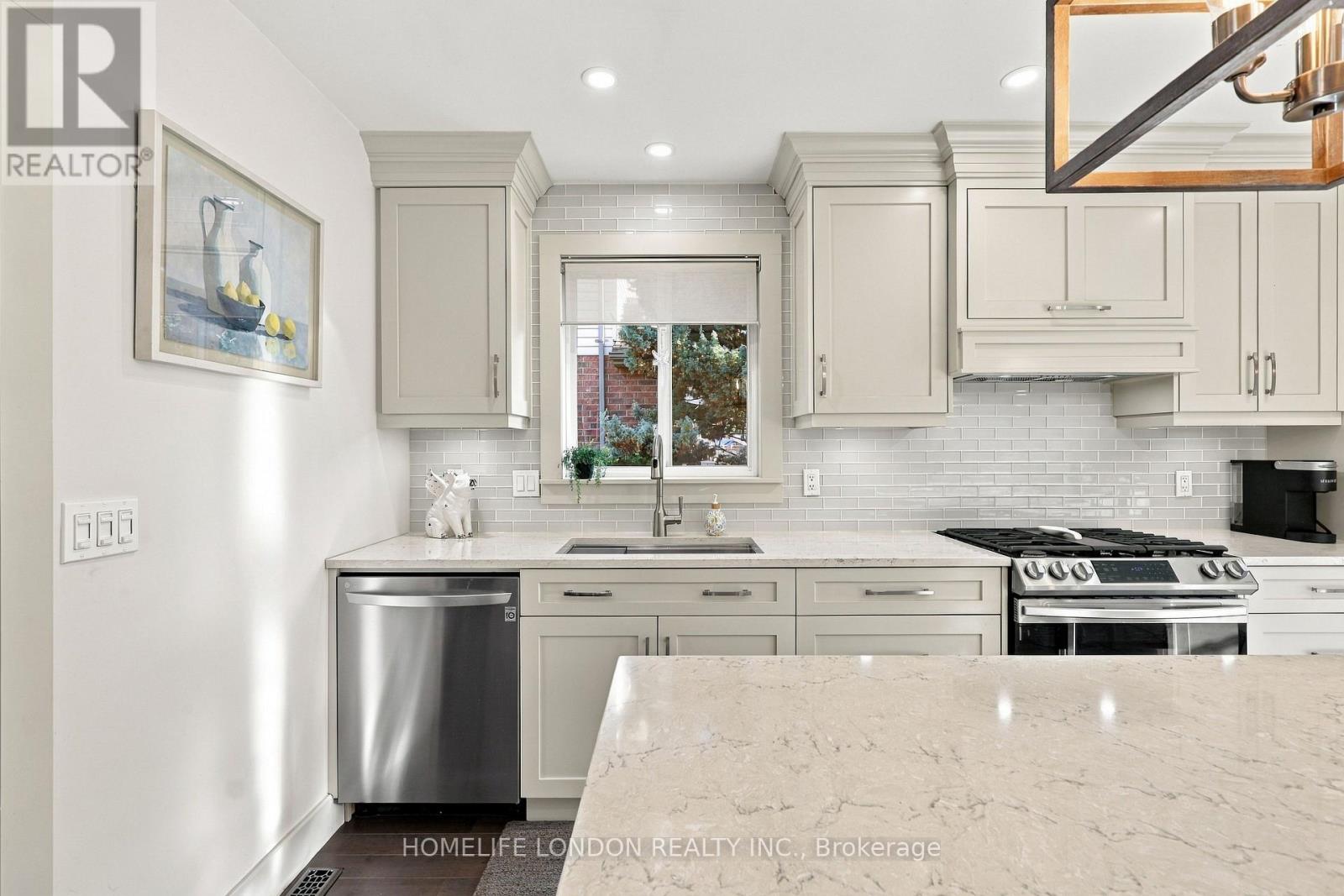 2195 Thornicroft Crescent E, London South, Ontario  N6P 1T7 - Photo 18 - X14112384