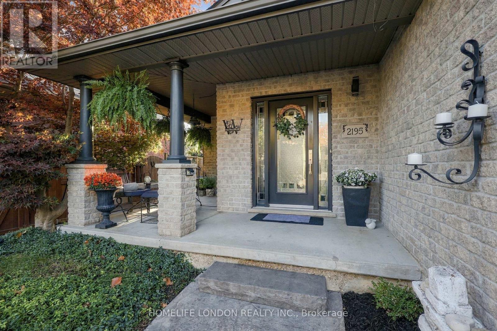 2195 Thornicroft Crescent E, London South, Ontario  N6P 1T7 - Photo 2 - X14112384