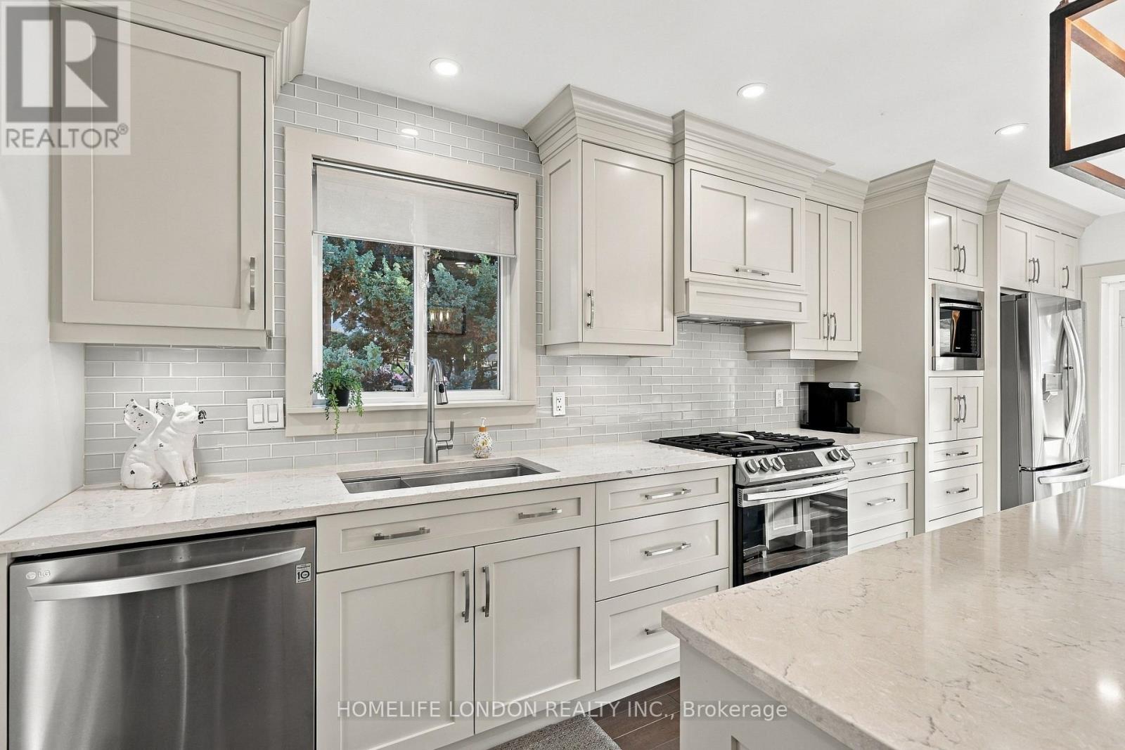 2195 Thornicroft Crescent E, London South, Ontario  N6P 1T7 - Photo 43 - X14112384