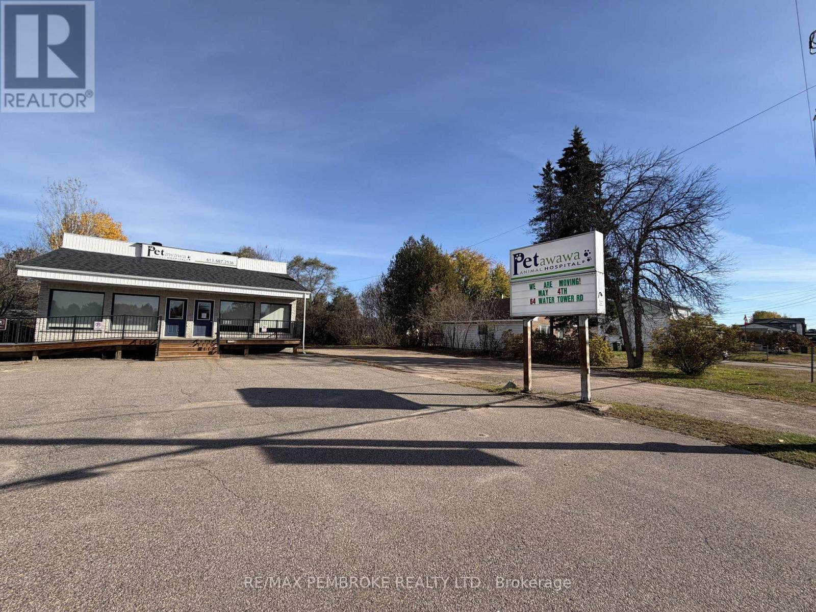 3261 Petawawa Boulevard, Petawawa, Ontario  K8H 1X8 - Photo 2 - X14112314