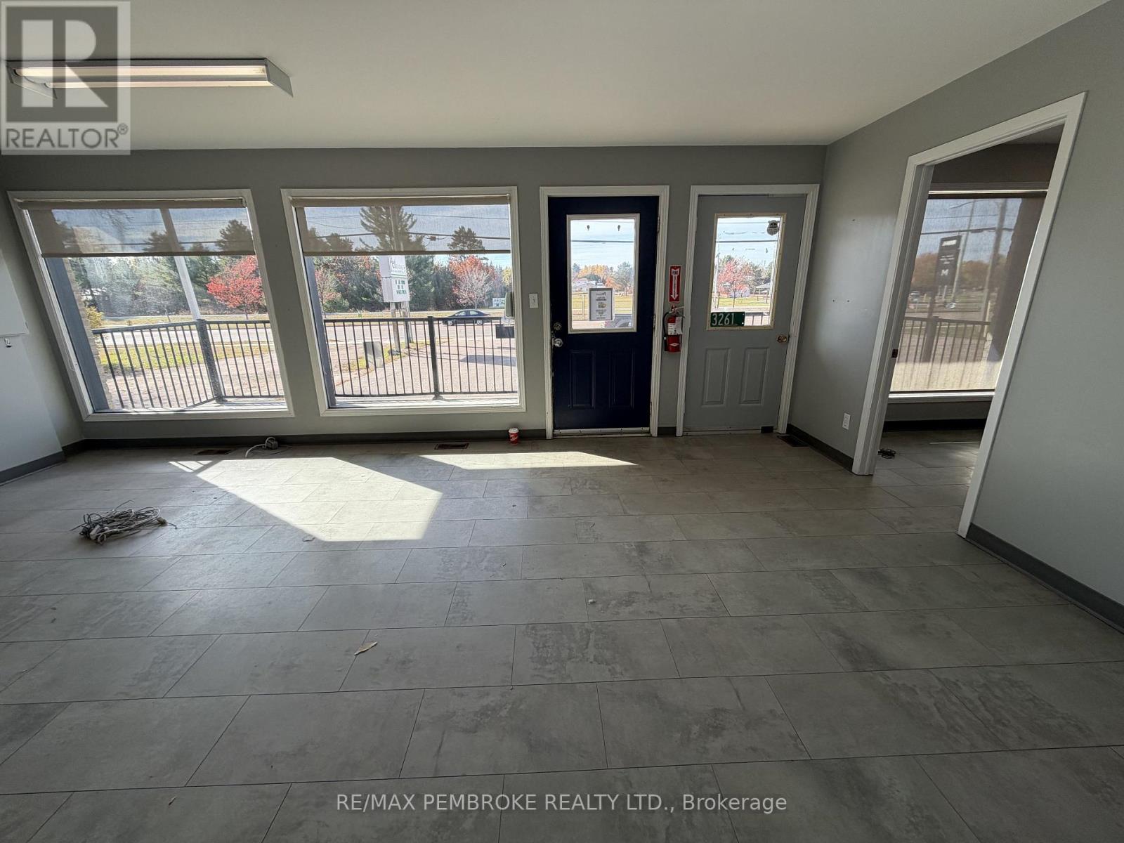 3261 Petawawa Boulevard, Petawawa, Ontario  K8H 1X8 - Photo 7 - X14112314