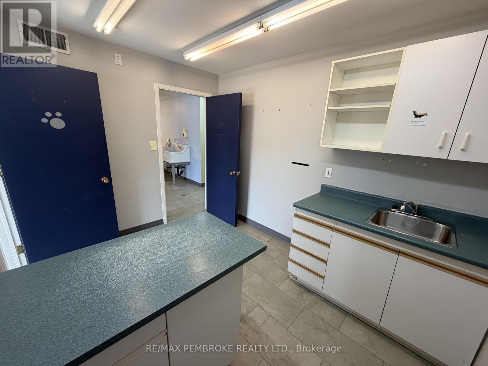 3261 Petawawa Boulevard, Petawawa, Ontario  K8H 1X8 - Photo 8 - X14112314