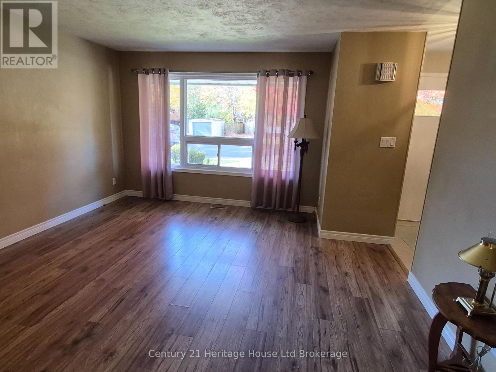 200 Delatre Street, Woodstock, Ontario  N4S 6C5 - Photo 7 - X14111078
