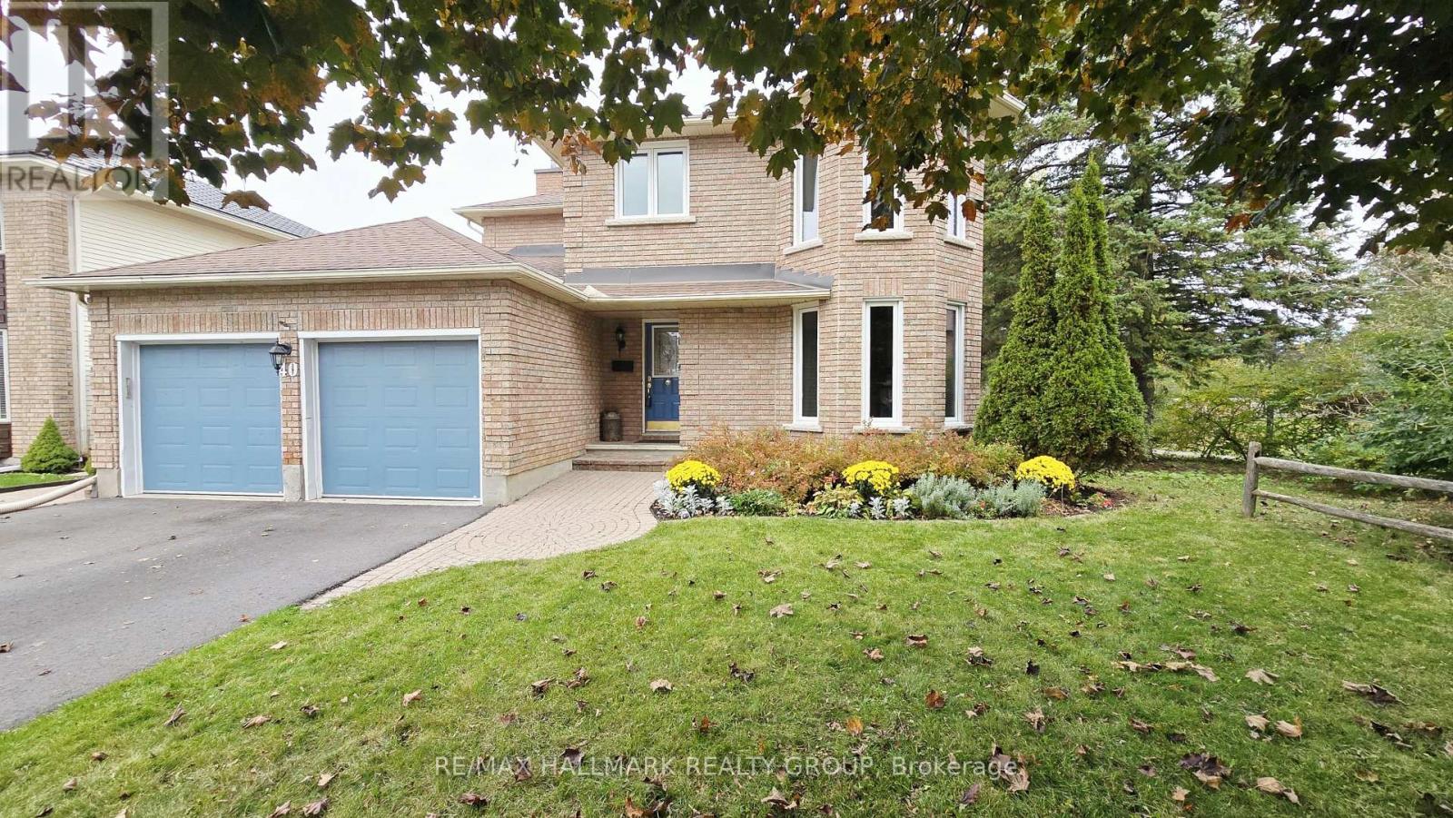 40 HUNTSMAN CRESCENT, Ottawa, Ontario
