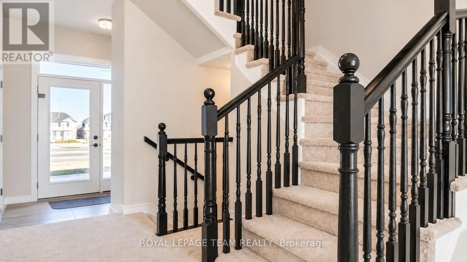 268 Atima Circle, Ottawa, Ontario  K2J 6T5 - Photo 3 - X14112306