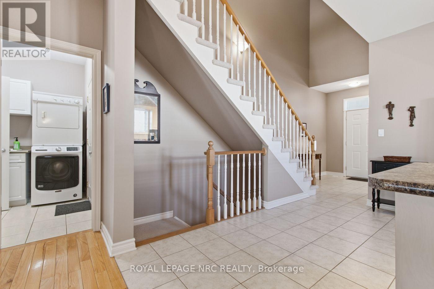 8142 Costabile Drive, Niagara Falls, Ontario  L2H 3M3 - Photo 13 - X14112288