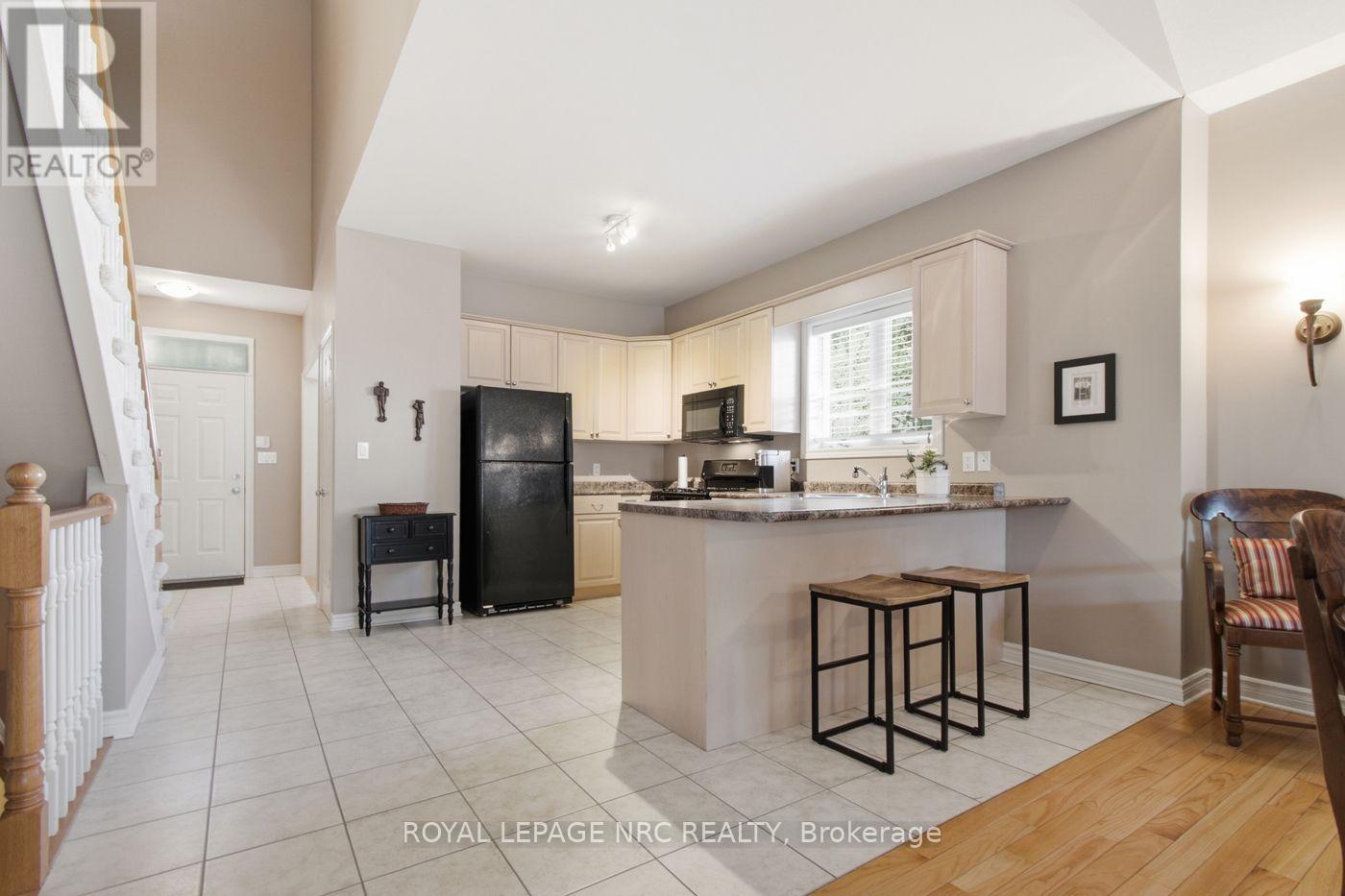 8142 Costabile Drive, Niagara Falls, Ontario  L2H 3M3 - Photo 15 - X14112288