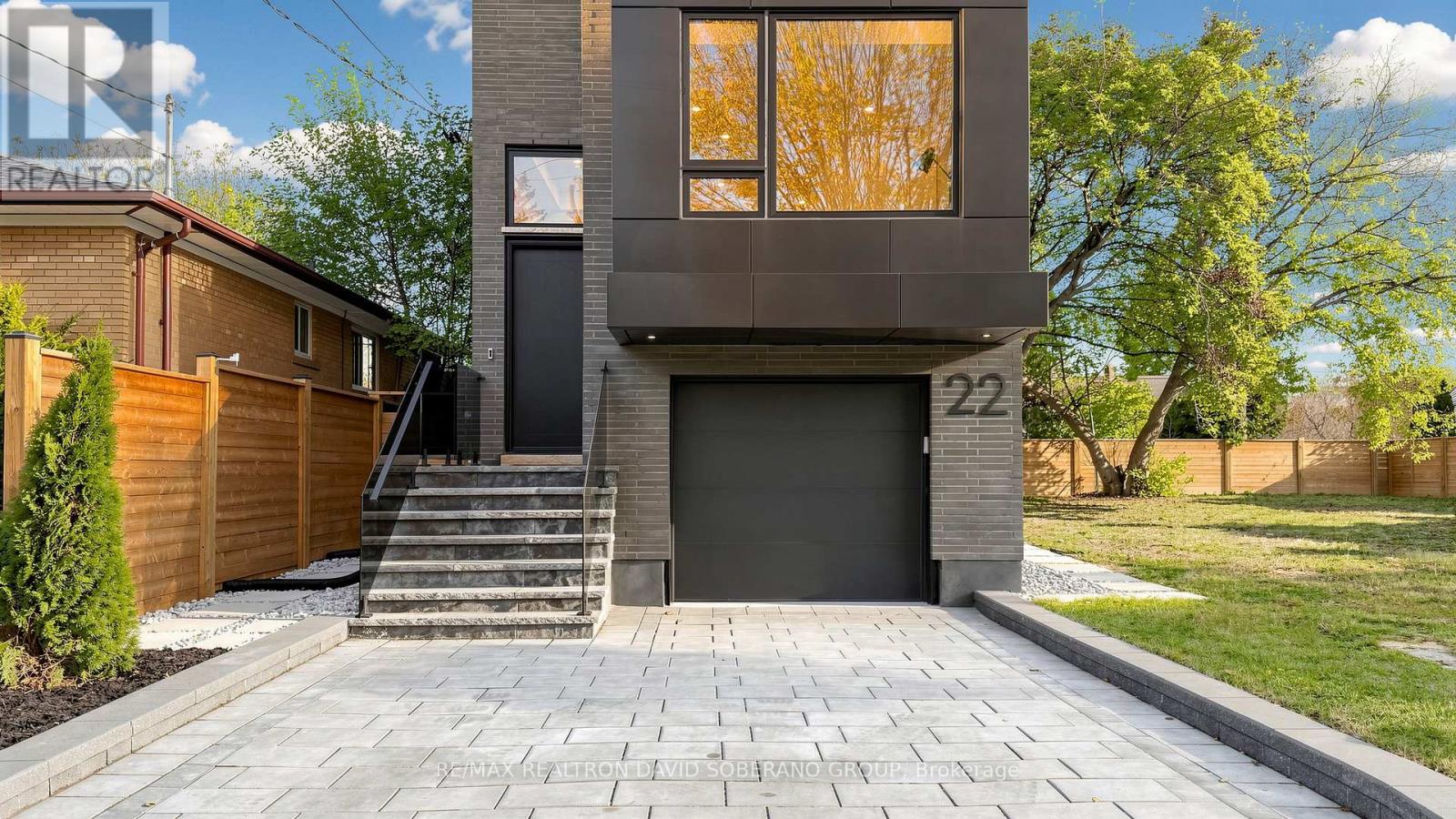 22 Verwood Avenue, Toronto, Ontario  M3H 2K5 - Photo 3 - C14112282