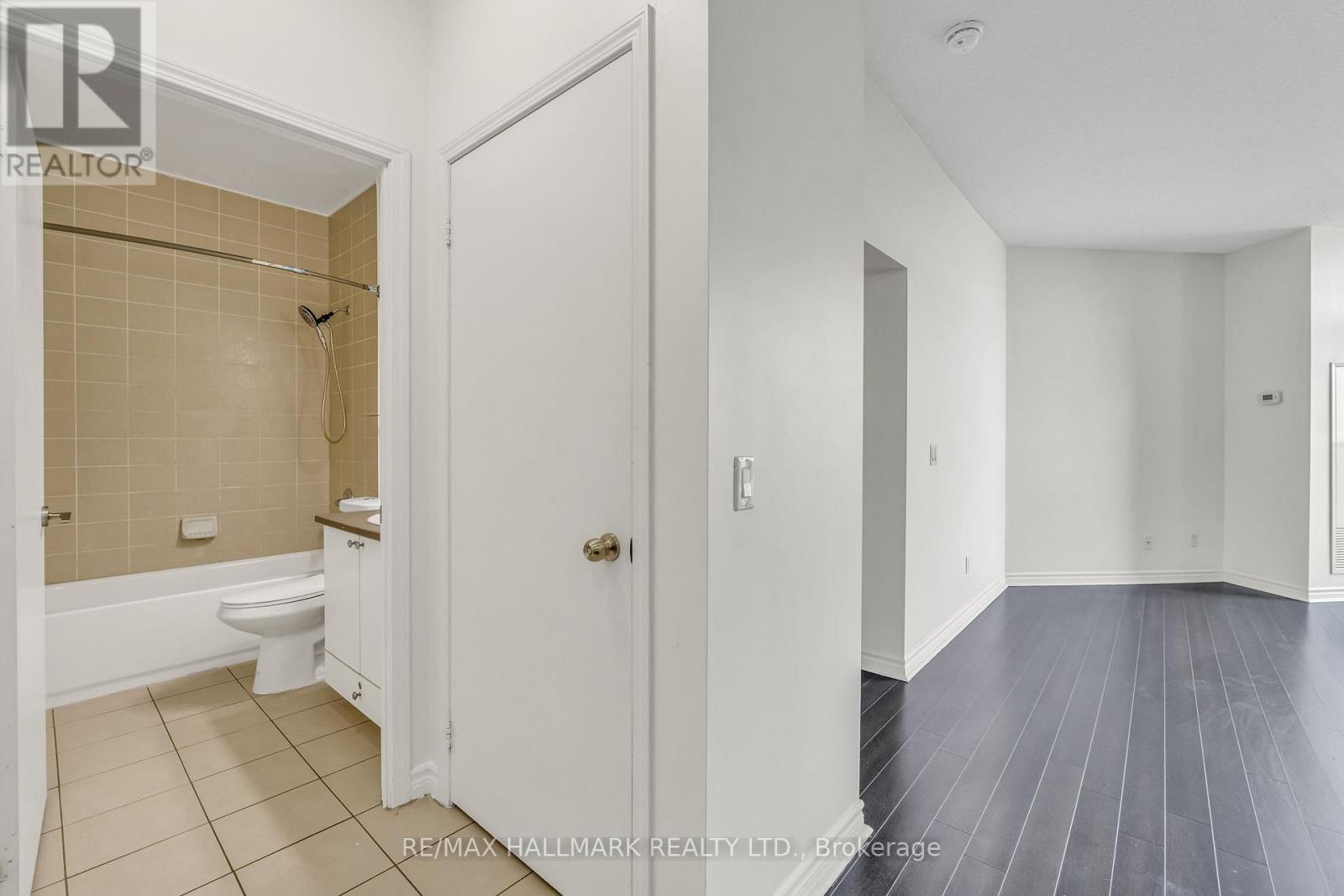 907 - 35 Saranac Boulevard, Toronto (Englemount-Lawrence), Ontario  M6A 2G5 - Photo 16 - C14112286
