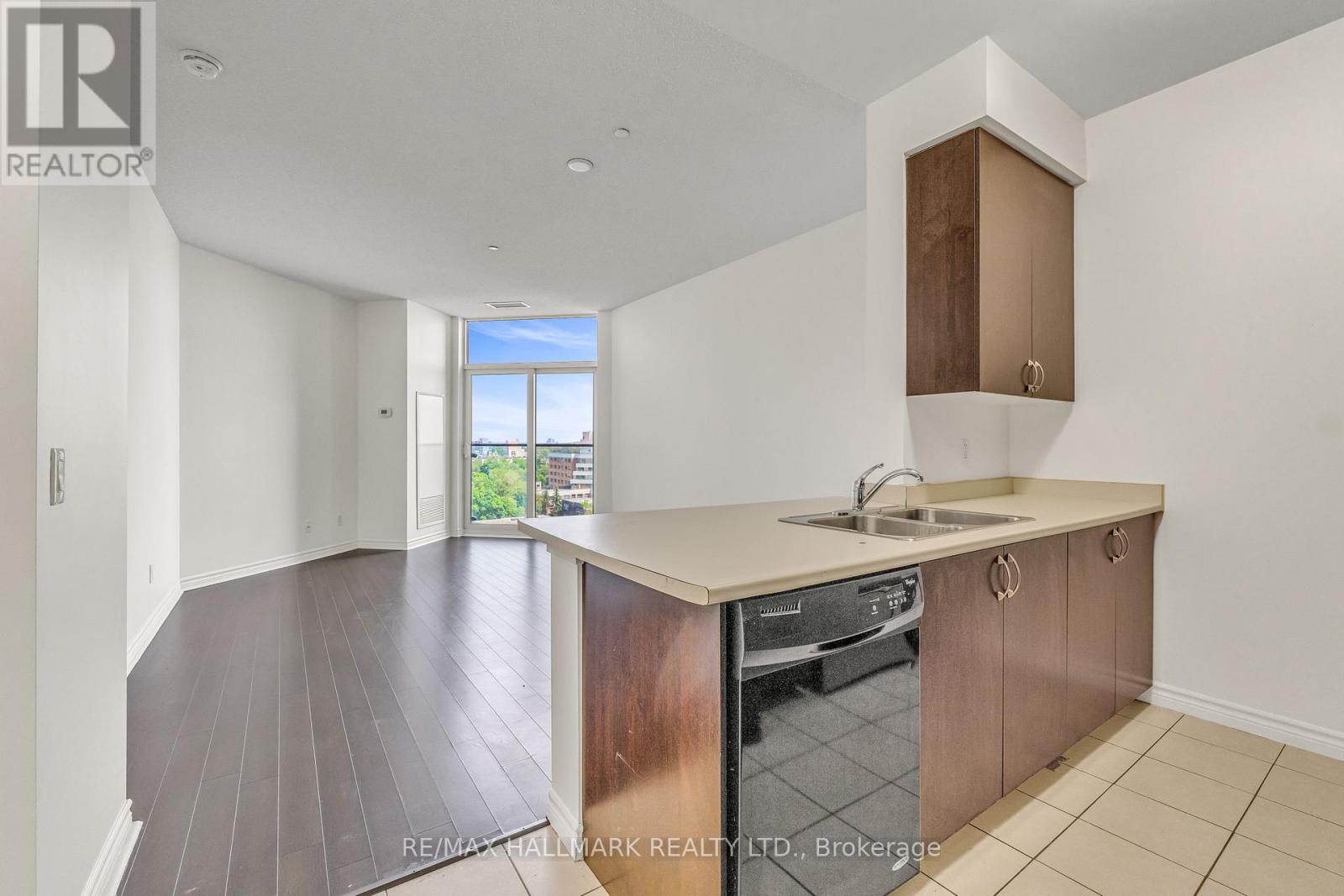 907 - 35 Saranac Boulevard, Toronto (Englemount-Lawrence), Ontario  M6A 2G5 - Photo 3 - C14112286