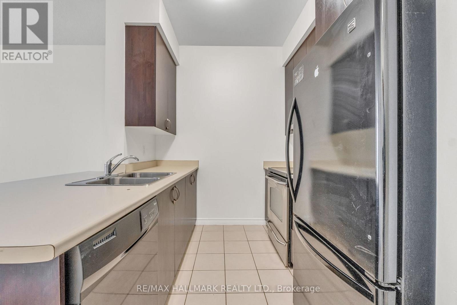 907 - 35 Saranac Boulevard, Toronto (Englemount-Lawrence), Ontario  M6A 2G5 - Photo 4 - C14112286