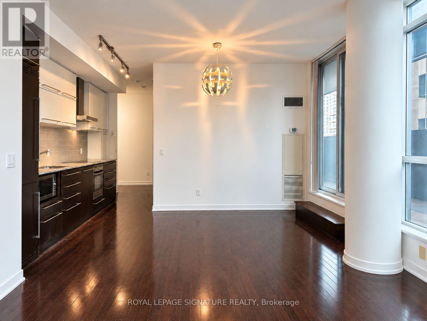 410 - 770 Bay Street, Toronto, Ontario  M5G 1N6 - Photo 13 - C14112366