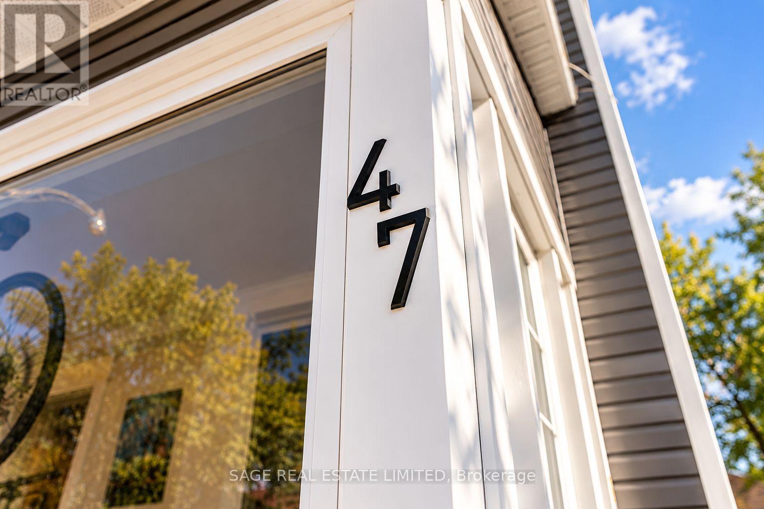47 Jones Avenue, Toronto, Ontario  M4M 2Z7 - Photo 2 - E14110838