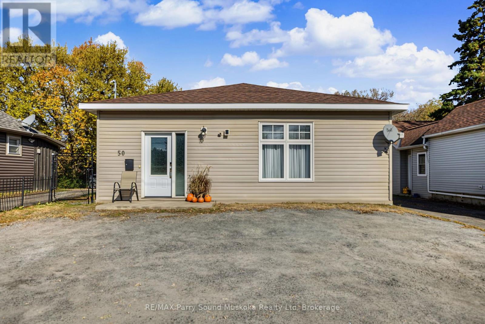 50 Bowes Street, Parry Sound, Ontario  P2A 2L2 - Photo 1 - X14112422