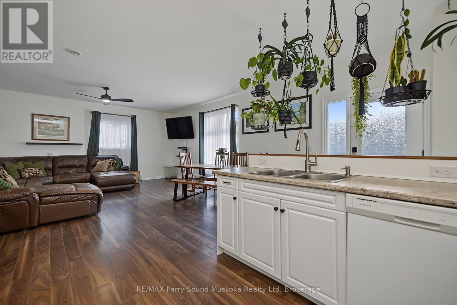 50 Bowes Street, Parry Sound, Ontario  P2A 2L2 - Photo 3 - X14112422