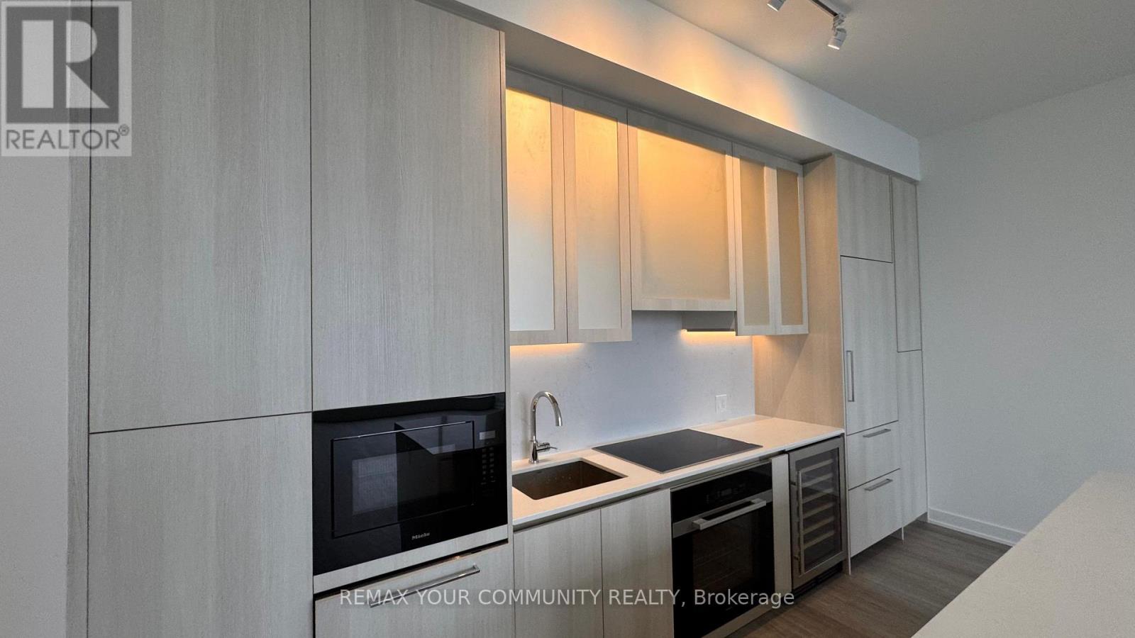 1004 - 8188 Yonge Street, Vaughan, Ontario  L4J 0M2 - Photo 5 - N14106848