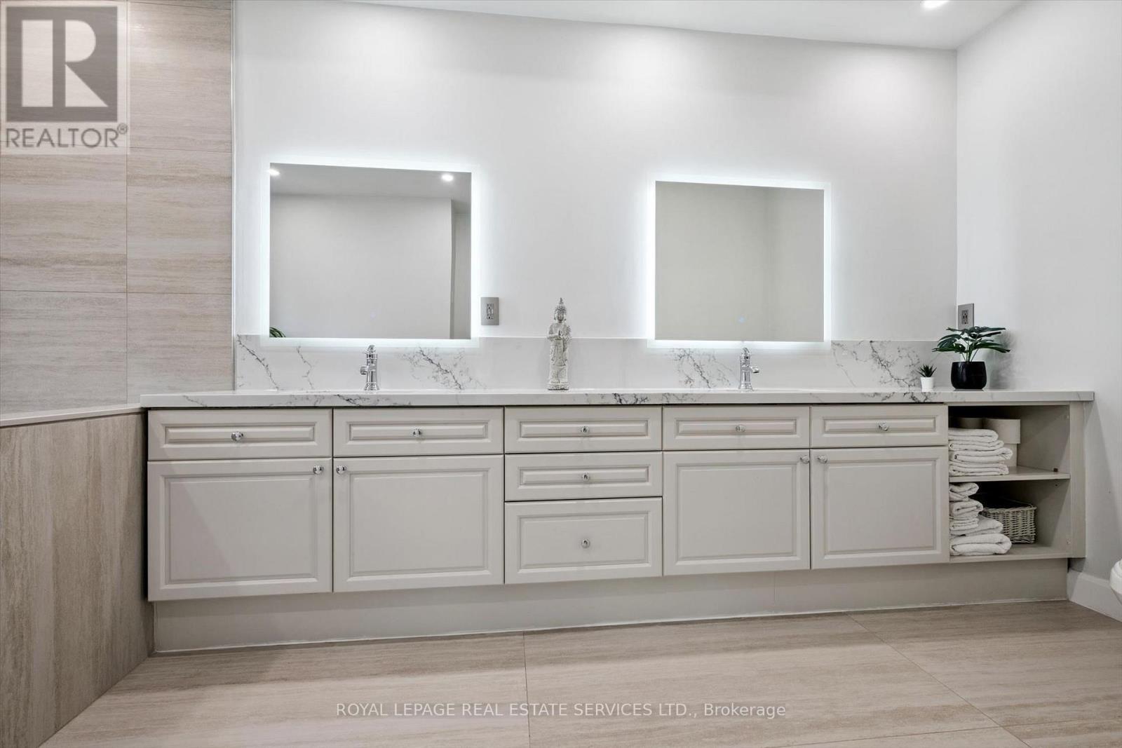 1036 Valley Crest Circle, Oakville, Ontario  L6H 6W8 - Photo 17 - W14110728