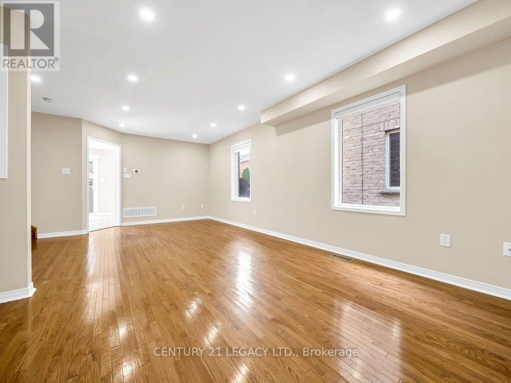 13 Seed Court, Brampton, Ontario  L6X 5E4 - Photo 9 - W14111630