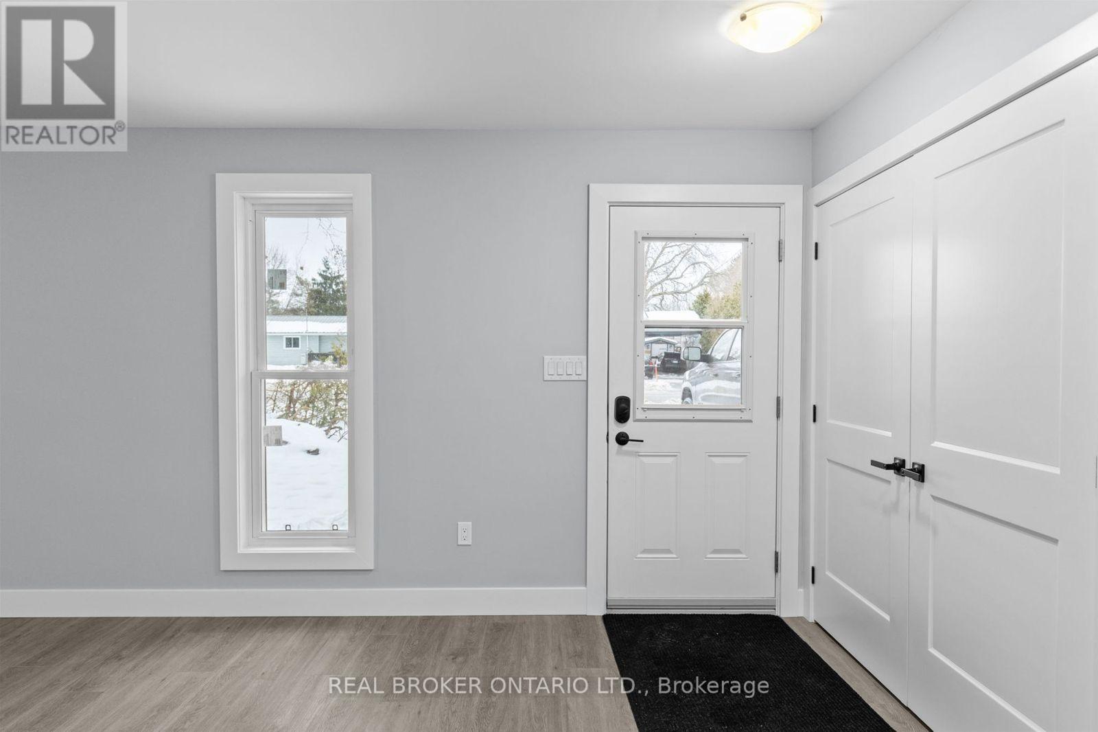 1 - 47 Creighton Street S, Ramara (Atherley), Ontario  L3V 1B1 - Photo 5 - S14112240