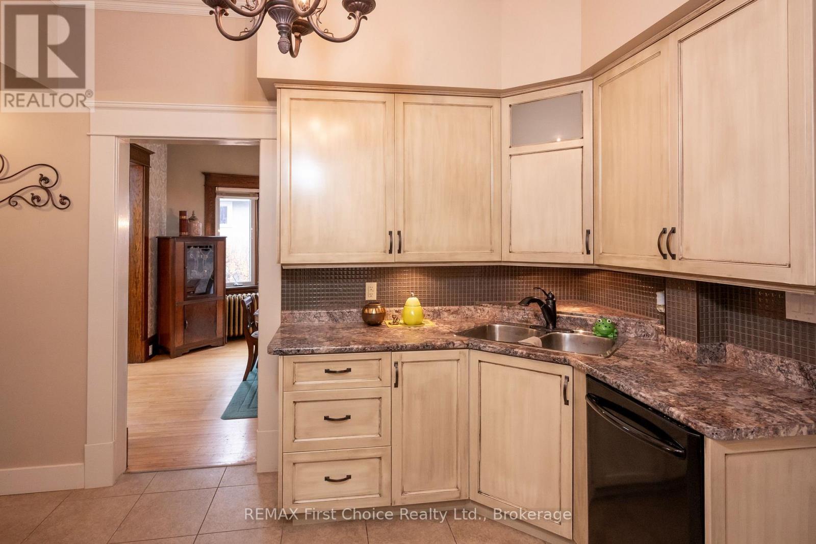 310 Algoma Street N, Thunder Bay, Ontario  P7A 5A9 - Photo 23 - X14101348