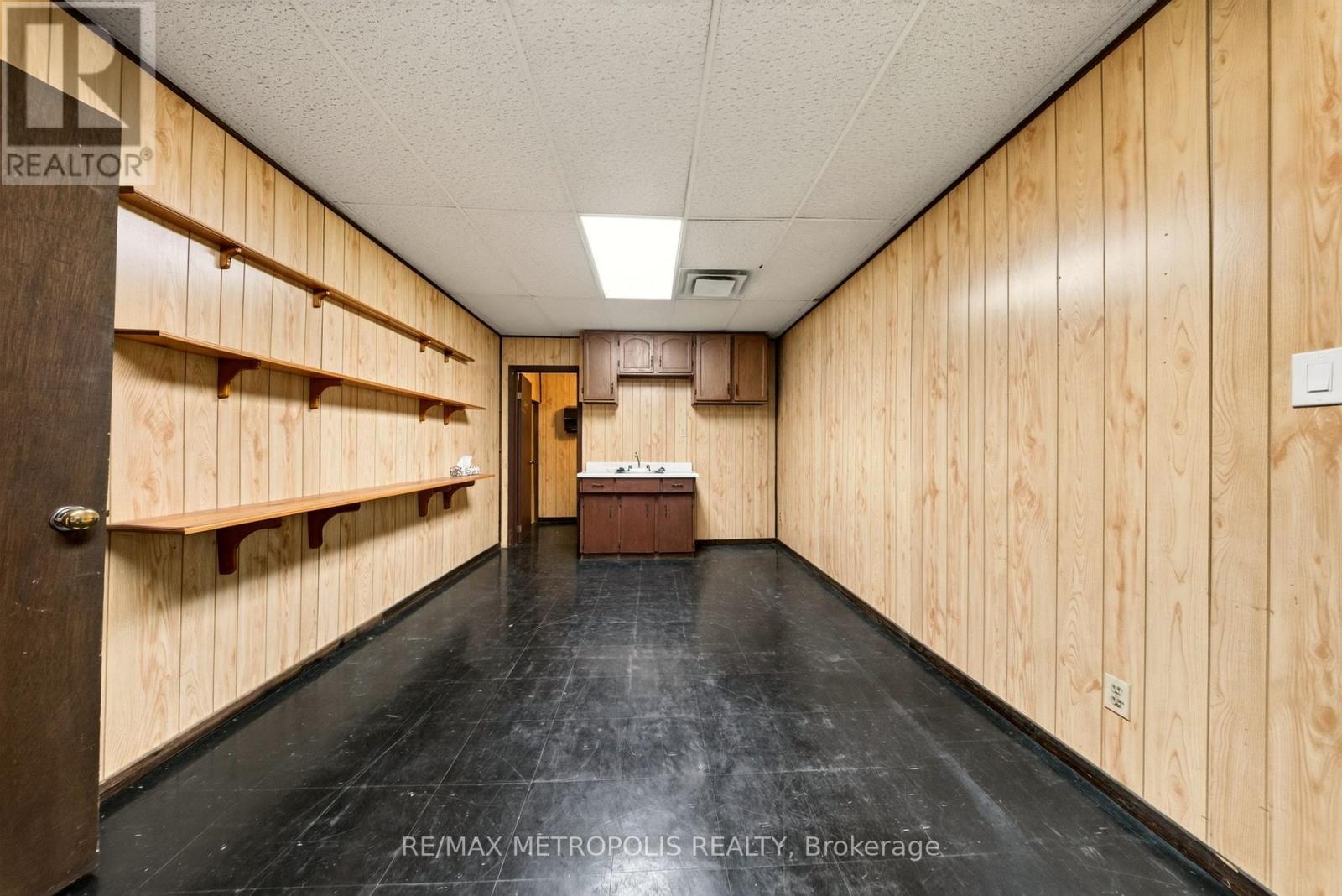 358-374 Shepherd Street W, Windsor, Ontario  N8X 1C3 - Photo 13 - X14112320