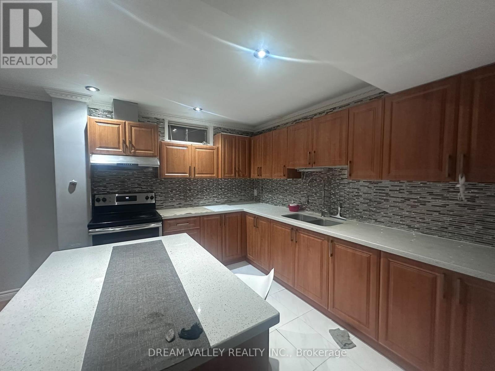 Basement - 275 Waterford Gate, Pickering, Ontario  L1V 6N3 - Photo 8 - E13783158