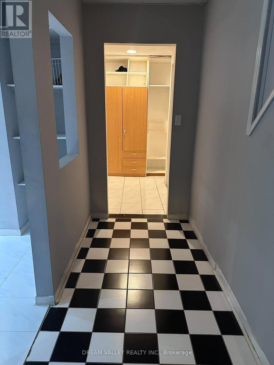 Basement - 275 Waterford Gate, Pickering, Ontario  L1V 6N3 - Photo 3 - E13783158